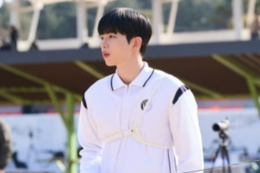 차강윤